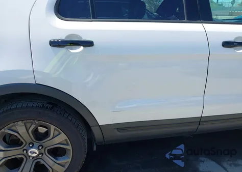 2018 Ford Explorer Sport z USA, uszkodzony, nr VIN 1FM5K8GT4JGC86809